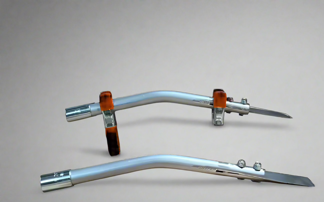 Sraper for hood filter tracks